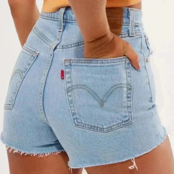 Levi's Ribcage Shorts Size 18 - Picture 7 of 11